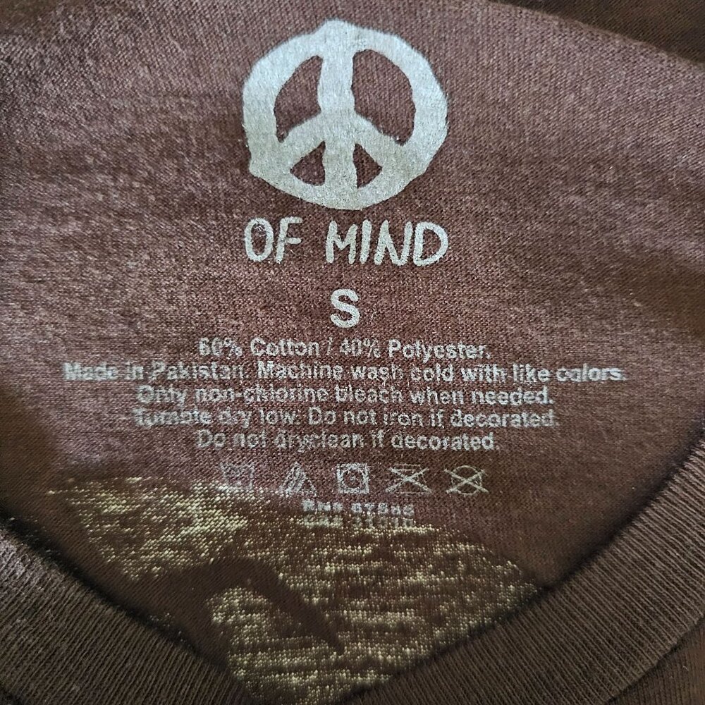 Peace Of Mind Unisex Adult Brown Skull W/ Heart Eyes Print Shirt Size Small NWOT - Picture 7 of 9